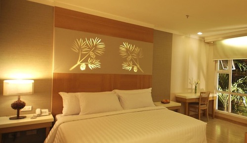 Premier Room, 1 King Bed