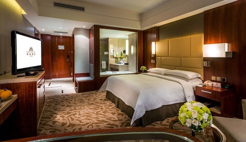 Deluxe King Room