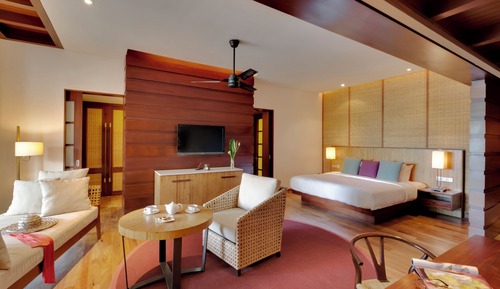 Luxury Pool Suite Partial Seaview