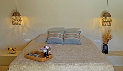 Hillside Suite with sea view