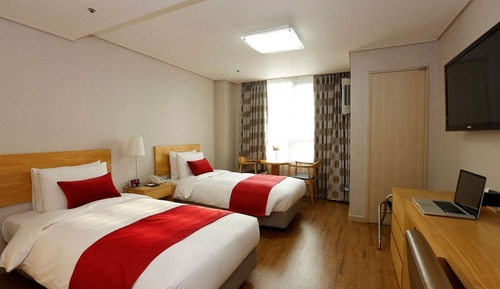 Room, 2 Twin Beds, Non Smoking (Bigger than most in Seoul)
