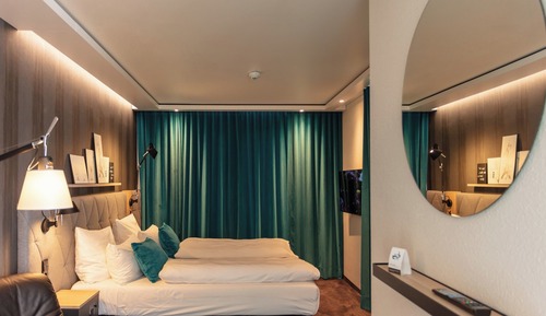 Comfort Room, 1 Queen Bed