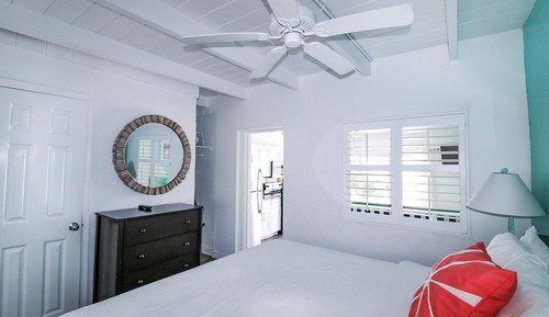 Oceanfront King Suite w/ Beach Walkout & Kitchen