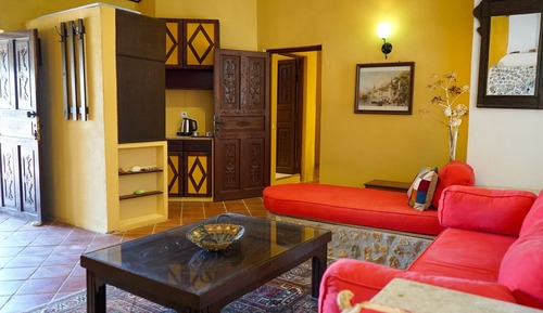 Standard Suite, Terrace