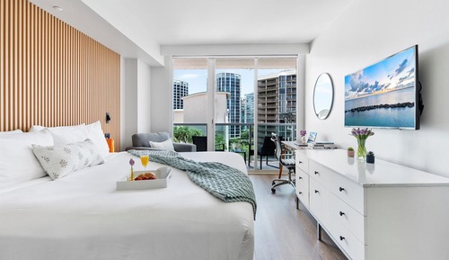 City Room, Partial Ocean View1605.01