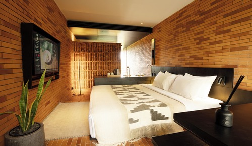 Signature Aksen Room
