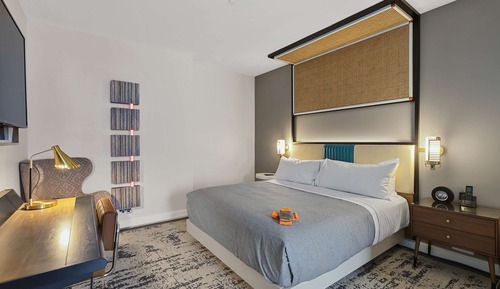 Deluxe Room, 1 King Bed