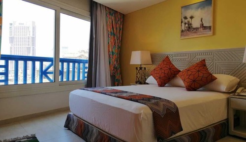 Quadruple Family Suite