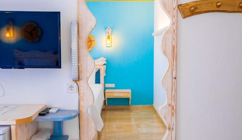Comfort Double Room, 1 King Bed, Pool Access, Partial Sea View
