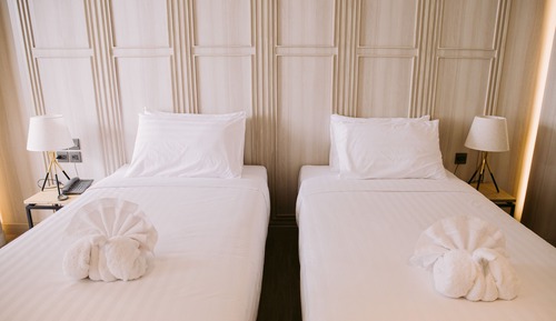Nares Executive Twin Room