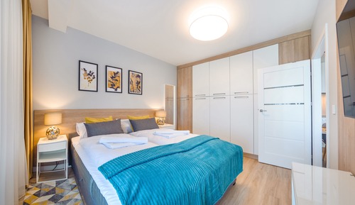 Apartment (76 B)