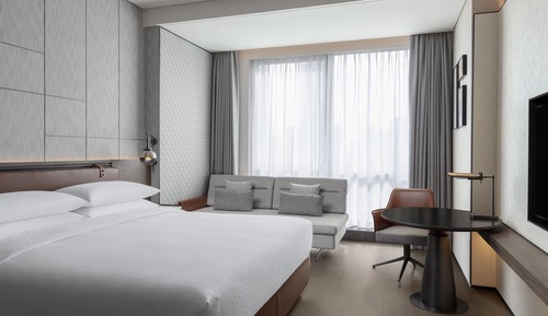 Superior Room, 1 King Bed, City View