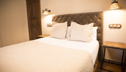 Double Room, Mountainside