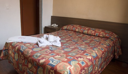 Standard Room, 1 Queen Bed