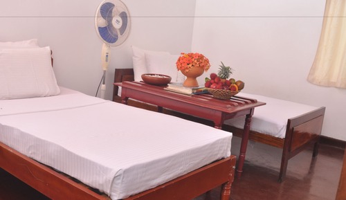 Double Room, Non Smoking, Shared Bathroom