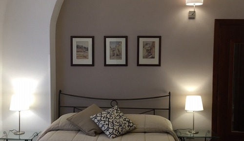 Double Room, 1 Queen Bed