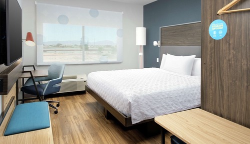 Room, 1 King Bed, Accessible (Hearing)