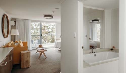 Luxury Suite, Bathtub