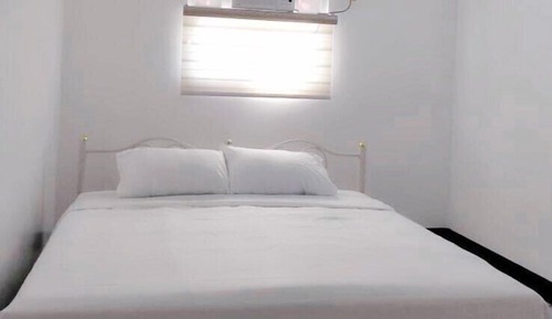 Dorm for 8