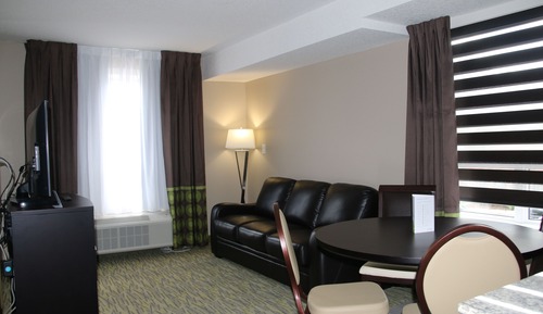 Room, 2 Queen Beds, Non Smoking (Deluxe Efficiency Room)