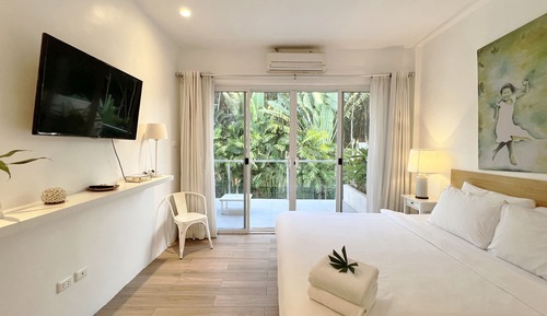 Premium House, 2 Bedrooms, Pool Access, Poolside