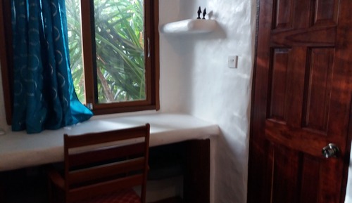 Standard Room, 1 King Bed, Pool Access, Garden View (Shared Living Area Coconut Palm)