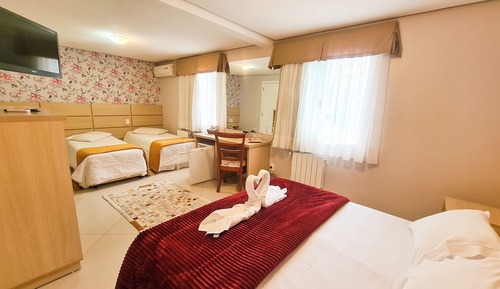 Deluxe Quadruple Room