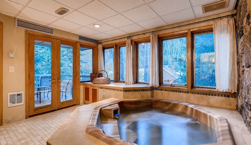 Condo, 3 Bedrooms