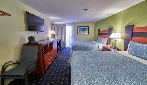 Standard Room, 2 Queen Beds (Smoke Free)