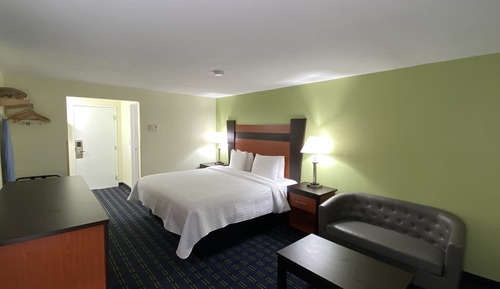 Standard Room, 1 King Bed, Pool Access (Sofa, Courtyard Access, Smoke Free)