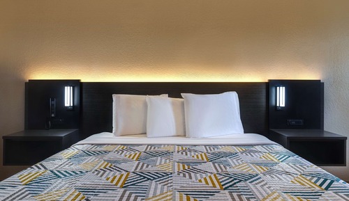 Standard Suite, 1 King Bed, Non Smoking, Refrigerator & Microwave