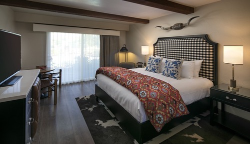 Room, 1 King Bed, Patio, Pool View