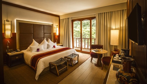 Deluxe Room, 1 King Bed, River View
