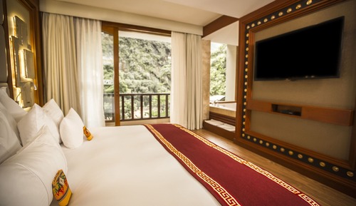 Junior Suite, 1 King Bed, River View