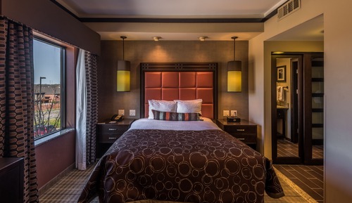 Suite, 2 Bedrooms, Kitchen