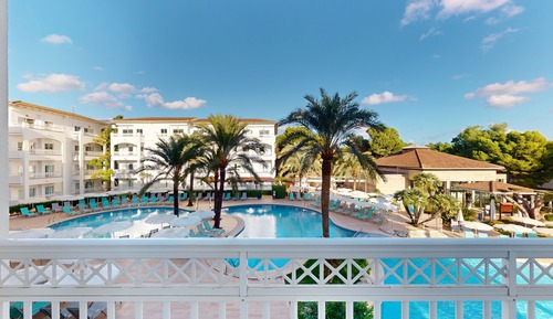 Studio, Pool View