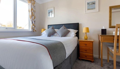 Standard Double Room, Ensuite (with bath or shower)