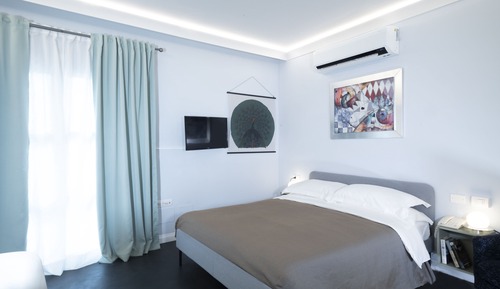 Deluxe Studio