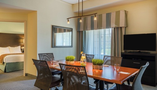 Suite, 1 Bedroom, Kitchen (Dining Area)