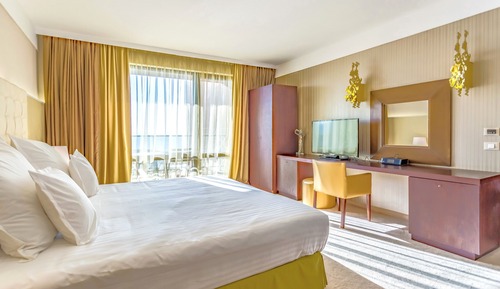 Deluxe Room, Pool View