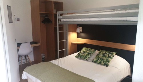 Standard Room, Multiple Beds (1 Double and 1 Single bed)