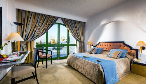 Family Room, Garden View