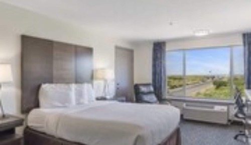 Single Queen Ocean View Room