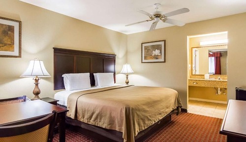 Standard Room, 1 King Bed