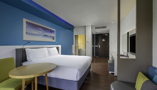 Standard Room, 1 King Bed
