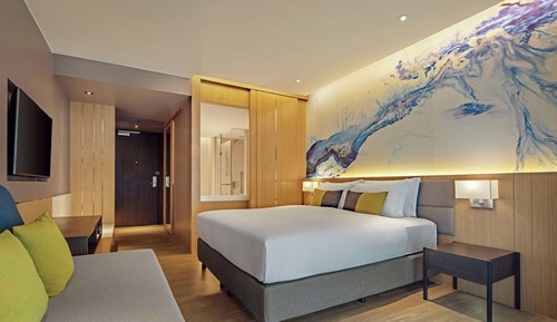 Premium Room, 1 King Bed, Balcony