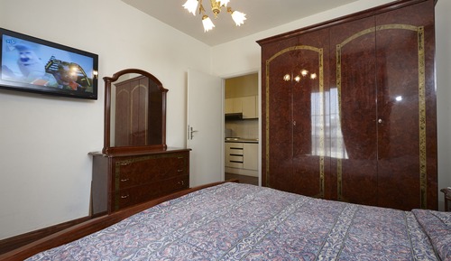 Senior Suite
