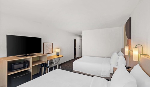 Room, 2 Queen Beds, Accessible, Bathtub (Mobility)