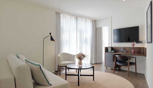 Deluxe Suite (Single Use)