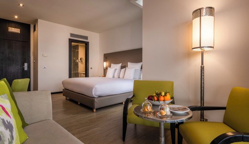Premium Room (Deluxe)